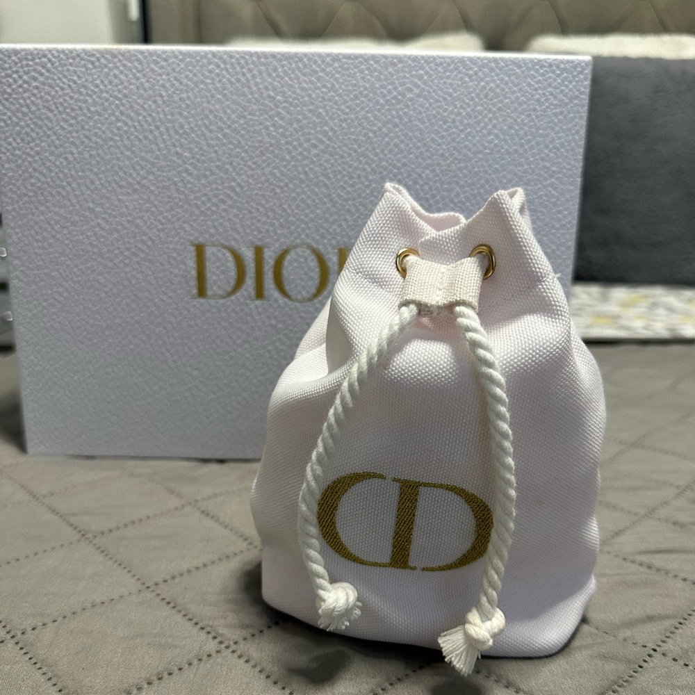 Dior Beauty - small makeup pouch